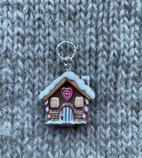 Hovedbilde Maskemarør Pepperkakehus med ring